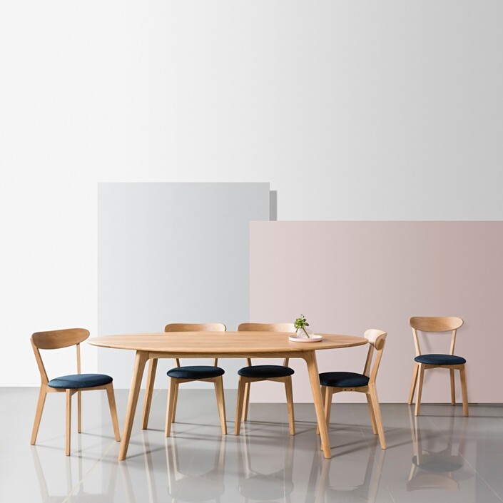 Magnus Oval Dining Table - Solid Oak - 200x100cm
