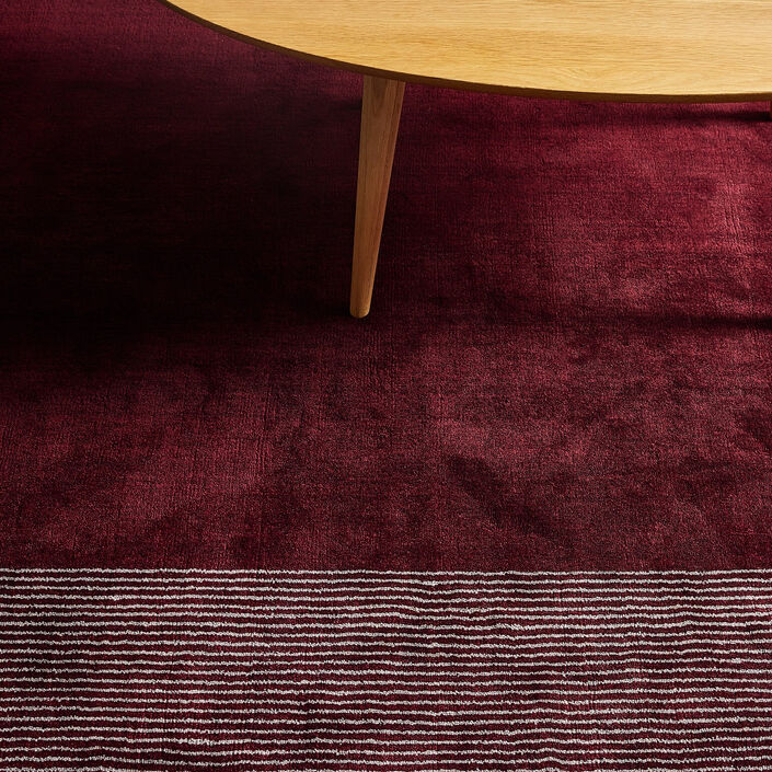 Trea Handloom Rug - Berry Red / 160x230